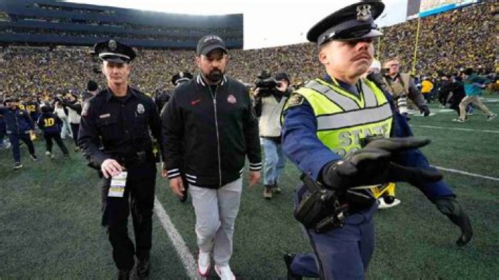Ex-Ohio State coach Urban Meyer claims HC Ryan Day is under fire after third consecutive loss |